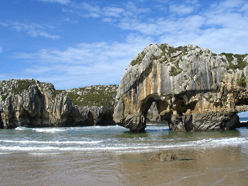 Cuevas del Mar en Nueva de Llanes